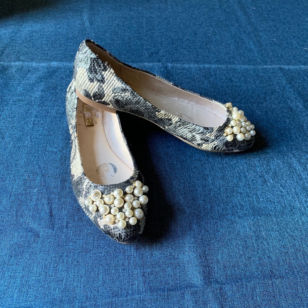 Fancy flats with beaded toe, NWOT